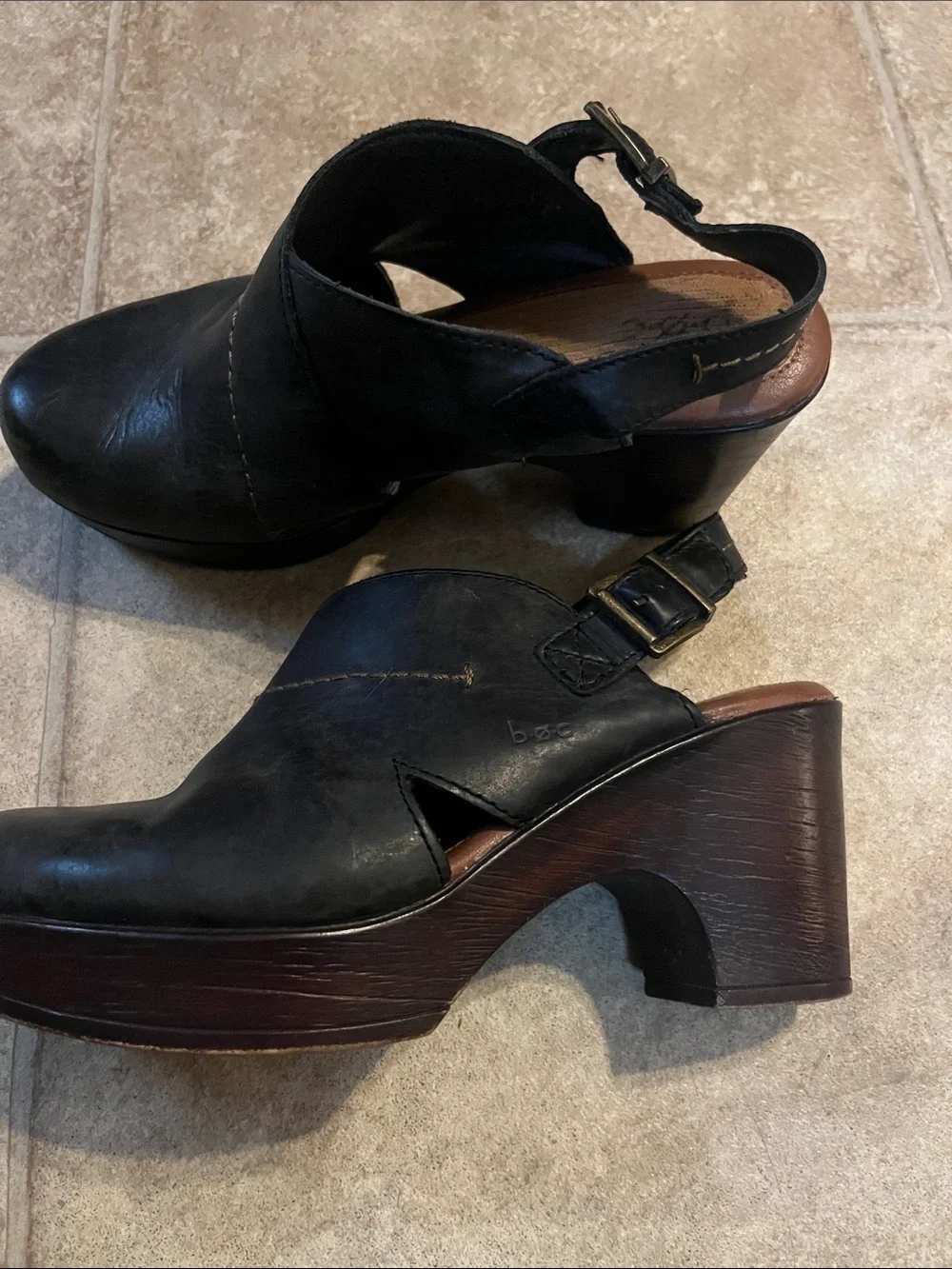 Womens  b.o.c Born Concept Cecila Platform Heeled Leather Strap Clogs